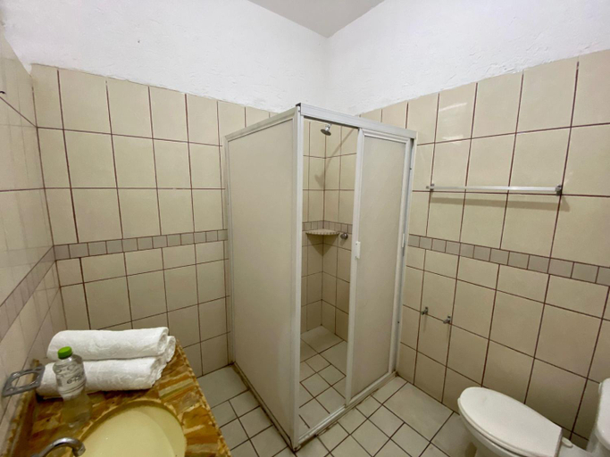 Bathroom 3, HOTEL MAYA IXTLAN, Jala