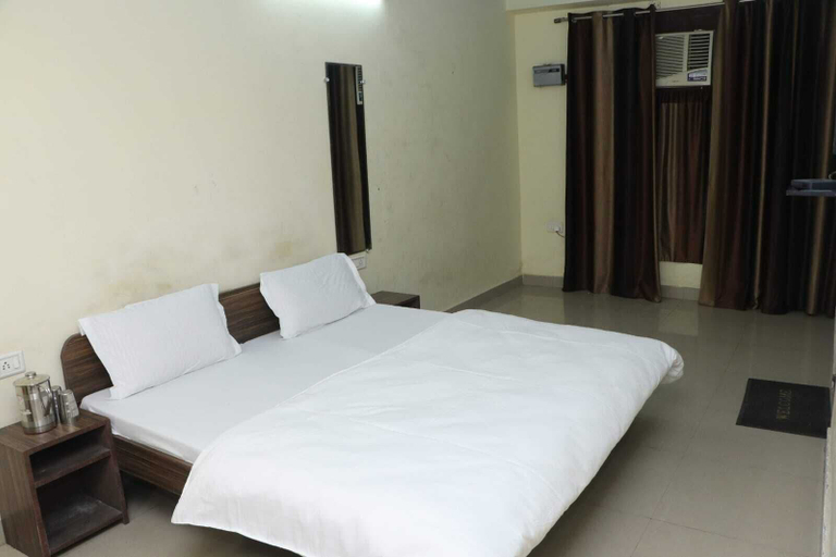 Bedroom 2, Gopi Dham By GRB, Dehradun