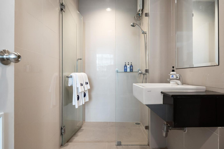 Bathroom 11