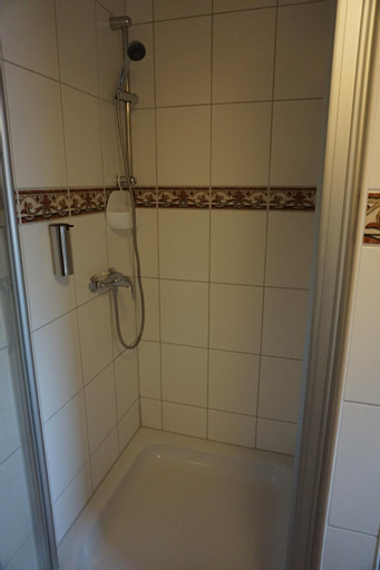 Bathroom 18