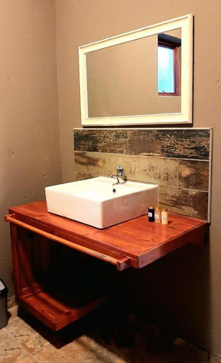 Bathroom 3, Rocky Hollow, City of Tshwane