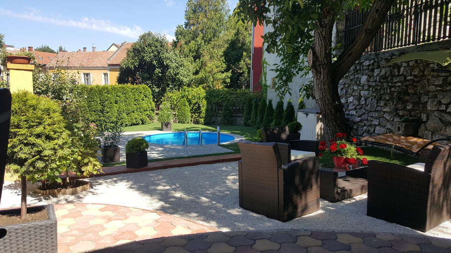 Others 5, Topart Apartman, Tapolca