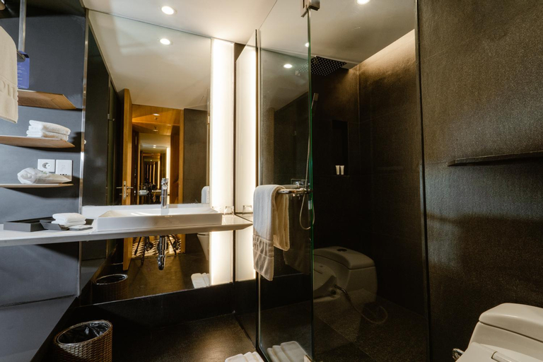 Bathroom 22