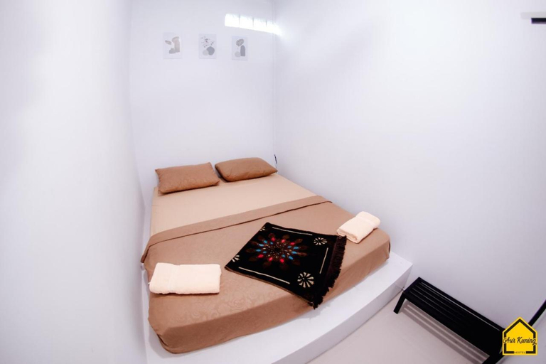 Bedroom 4, Aur Kuning Hostel Syariah Bukittinggi, Bukittinggi