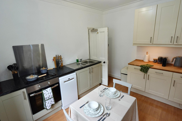 Others 4, Veeve - The Westminster Courtyard Apartment, London