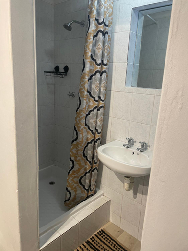 Bathroom 2, Church Road Apartment, Nelson Mandela Bay