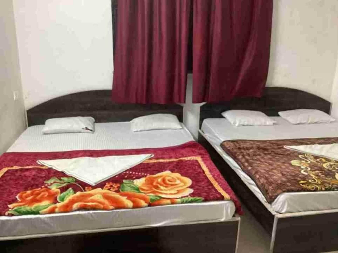 Others 5, Hotel Dharam Mukti, Purba Champaran