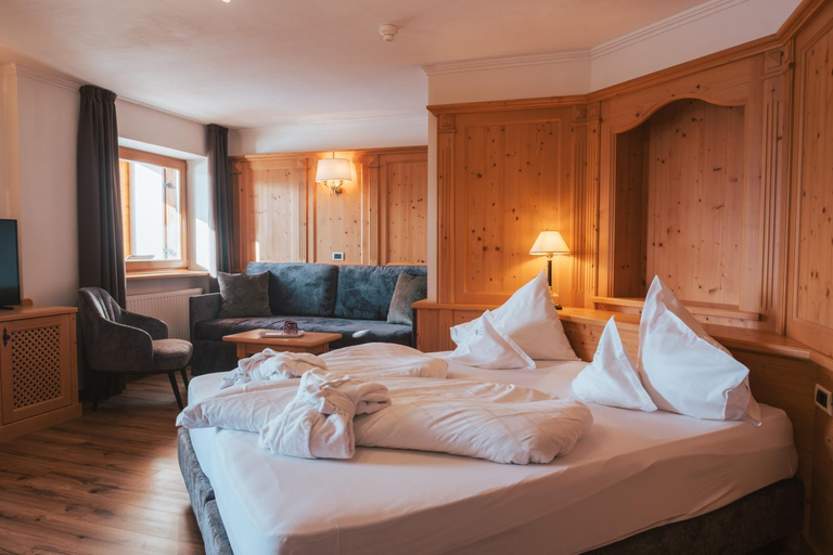 Bedroom 3, Parkhotel Holzerhof, Bolzano