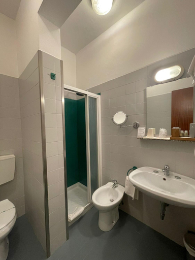 Bathroom 4, Hotel La Bussola, Varese