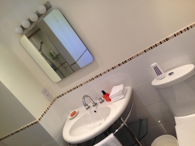 Bathroom 3, Gweebarra, North Down and Ards