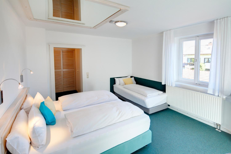 Bedroom, Hotel Kleiner Konig, Ostallgäu
