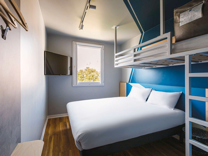 Bedroom 26