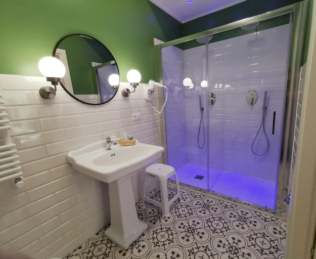 Bathroom 5, Opera Relais 85, Messina