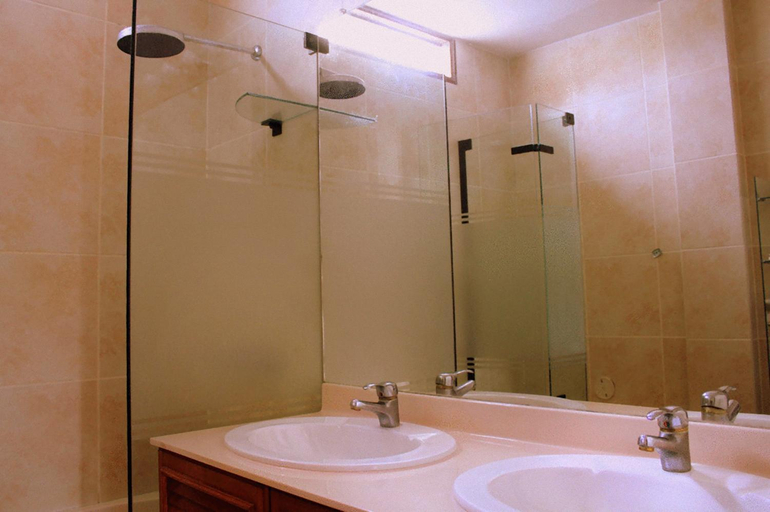 Bathroom 4, Peru Star AparHotel, Lima