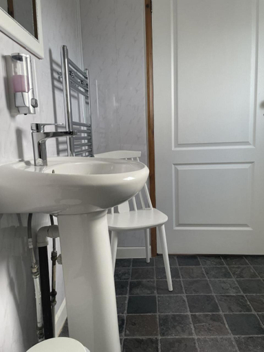 Bathroom 2, Whiteways Guest House, Lincolnshire