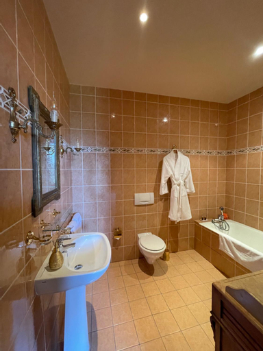 Bathroom 4