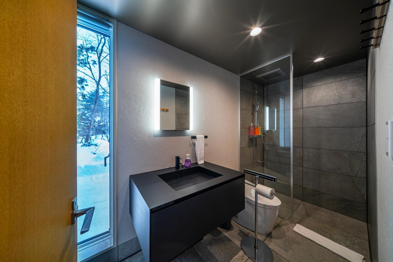 Bathroom 2, Blue River Chalets, Hakuba
