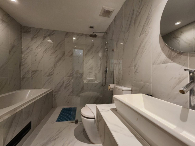 Bathroom 10