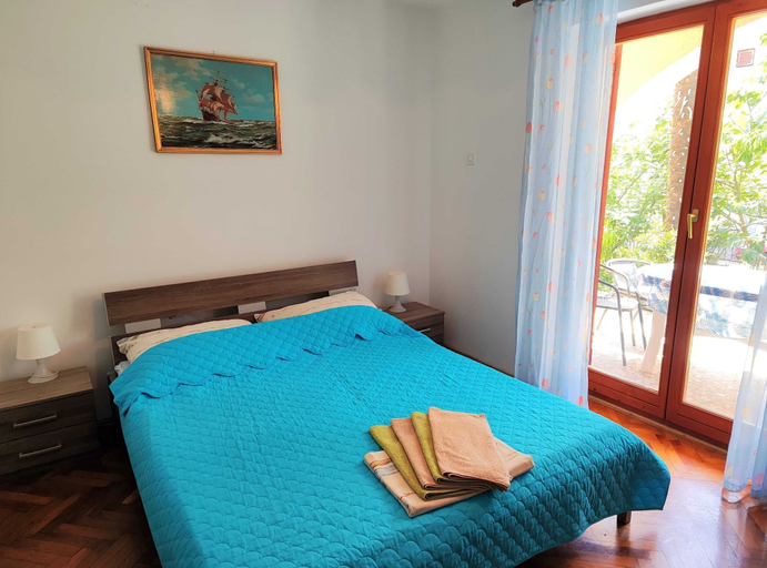 Bedroom 2, Comfortable Crikvenica Stay With Private Parking, Crikvenica