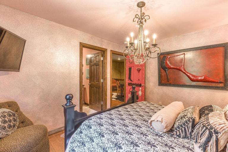 Bedroom 18