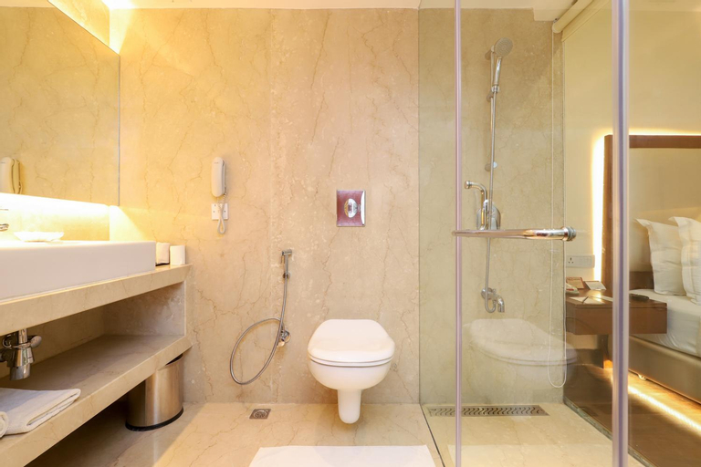 Bathroom 13