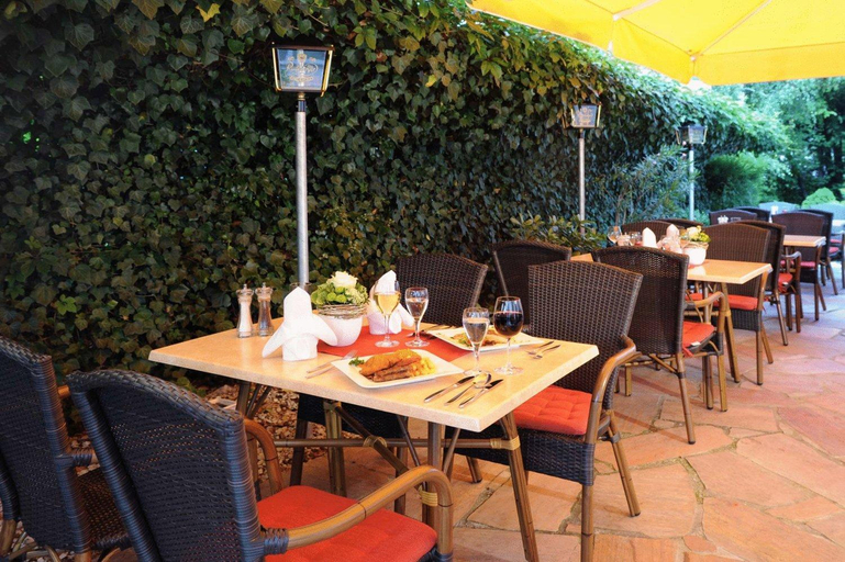 Food & Drinks 4, Hotel & Restaurant Hugenottengarten, Hochtaunuskreis