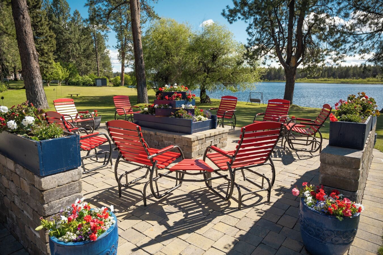Food & Drinks 5, Historic  Gilchrist Waterfront Resort, Klamath