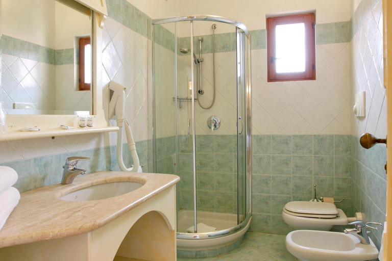 Bathroom, Club Esse Posada, Olbia-Tempio