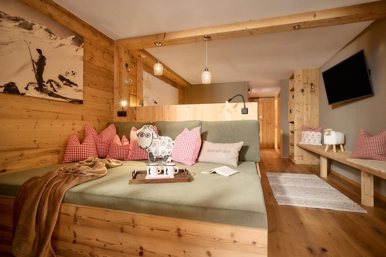 Bedroom 2, Hotel Alpenfriede, Imst