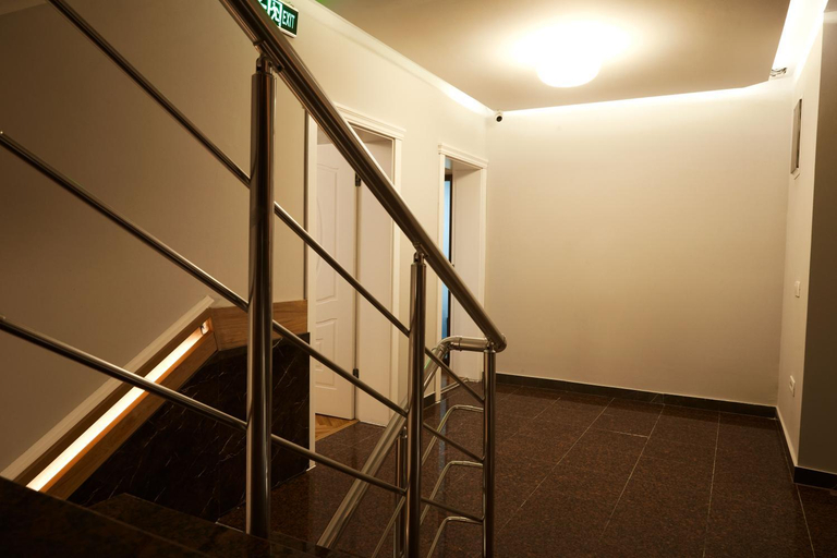 Others 3, Amico Hotel, Priština