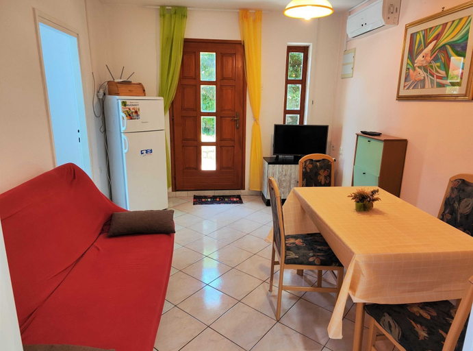 Others 4, Comfortable Crikvenica Stay With Private Parking, Crikvenica
