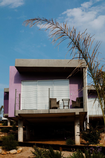Exterior 6