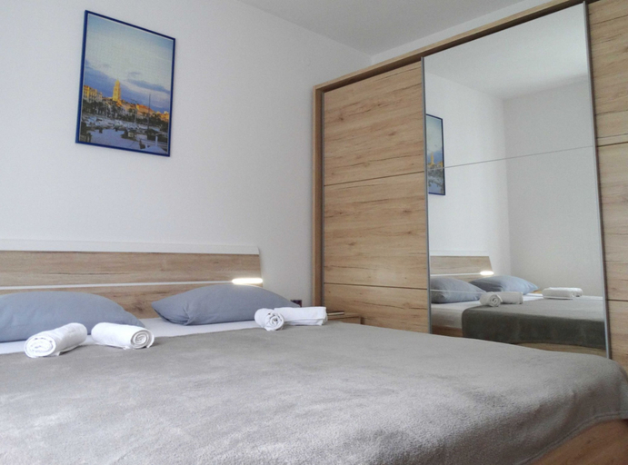 Bedroom 2, Novi Vinodolski Seafront Apartments With Balcony, Novi Vinodolski