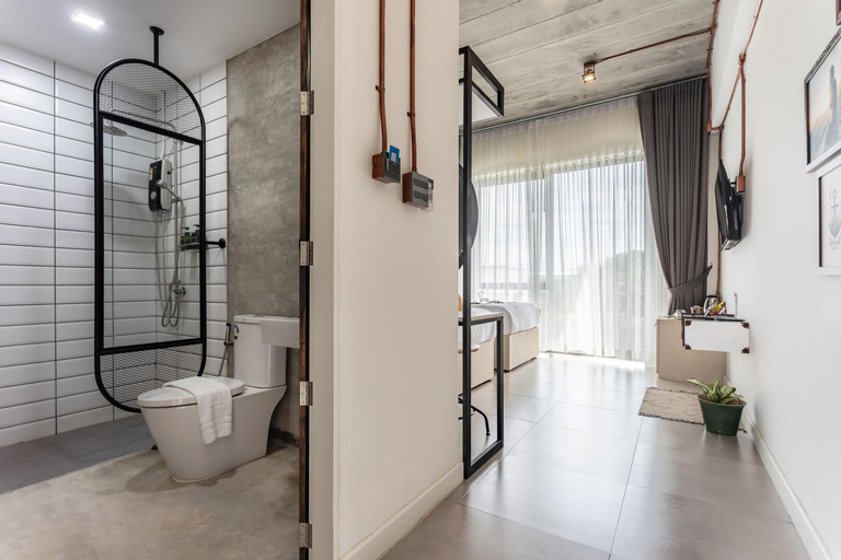Bathroom 19