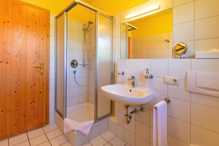 Bathroom, Hotel am Schwanberg, Kitzingen