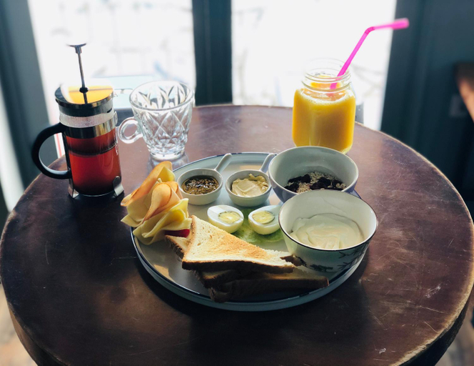 Food & Drinks