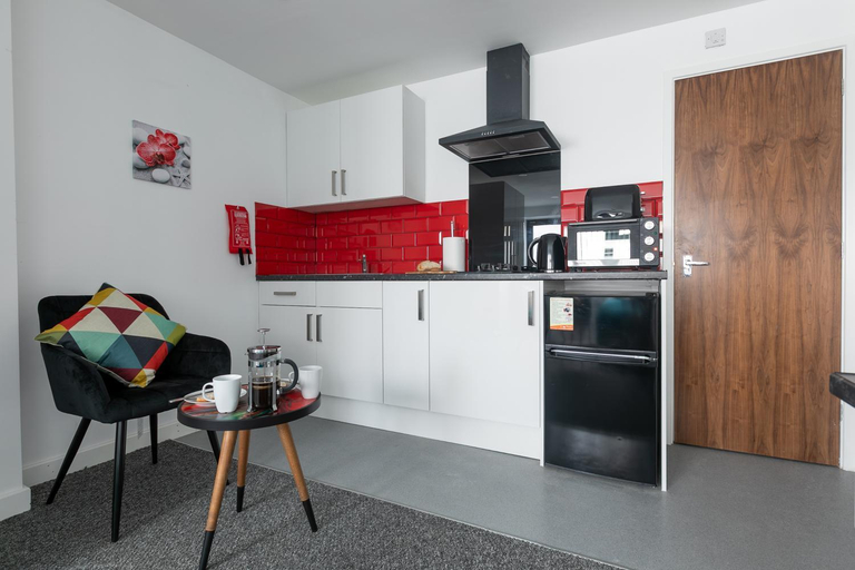 Kitchen 2, Studio Apartments by Lyter Living Desks & Wifi - Monthly Stays Available, Leicester