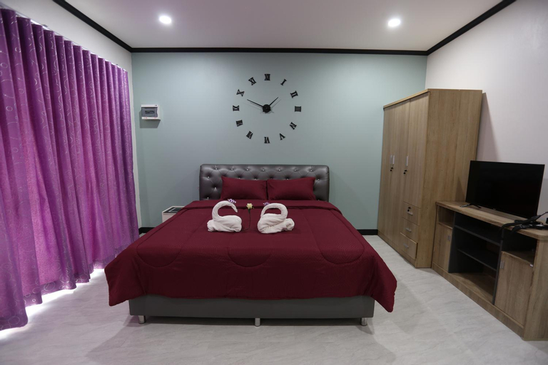 Bedroom 12