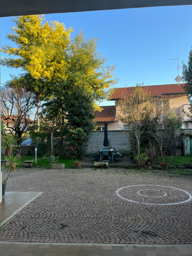 Others 5, Villa Mimosa, Varese