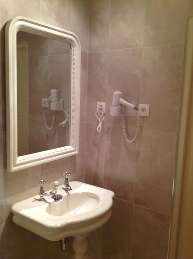 Bathroom 4
