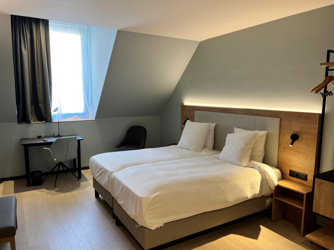 Bedroom 25