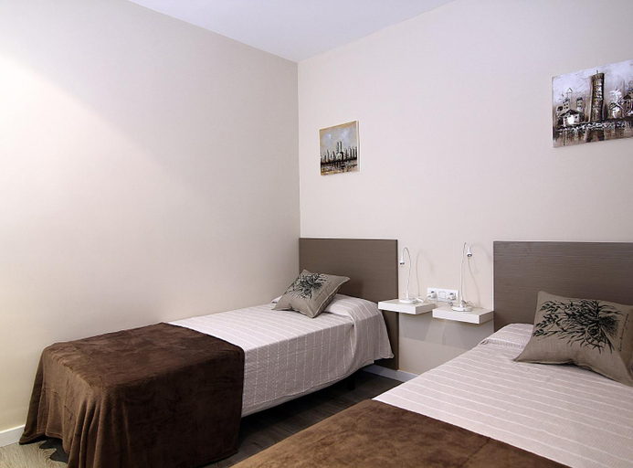 Bedroom 2, MUNNE - Spacious apartments next to FC Barcelona, Barcelona