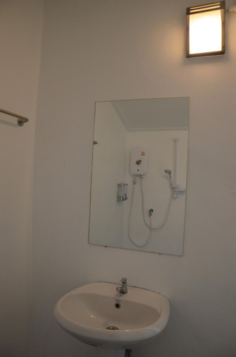 Bathroom 7