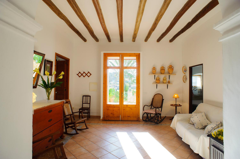 Others 5, Finca Cavea, Baleares