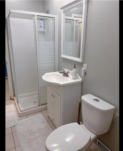Others 5, Banff -Calgary Garden &3 mins Bus station Close C-Train&Free Parking, Division No. 6