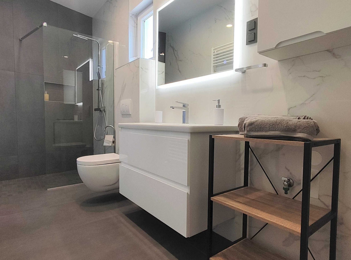 Bathroom 3, Bright and Spacious Stay With Private Parking in Crikvenica, Crikvenica