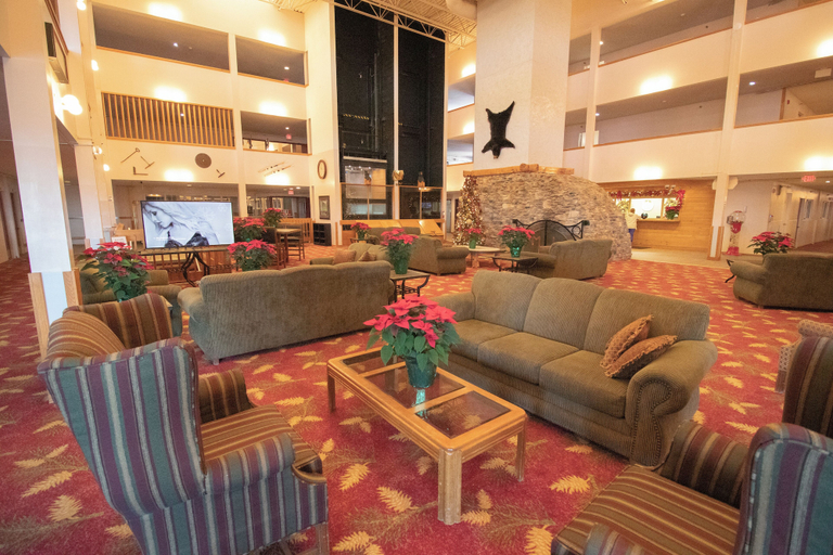 Others 5, Mountain Lodge, Pocahontas