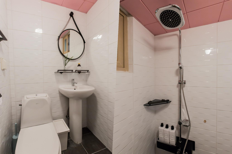 Bathroom 3, Sweet Memory#1 Hongdae Stn.5min /1BR Apt & Rooftop, Mapo