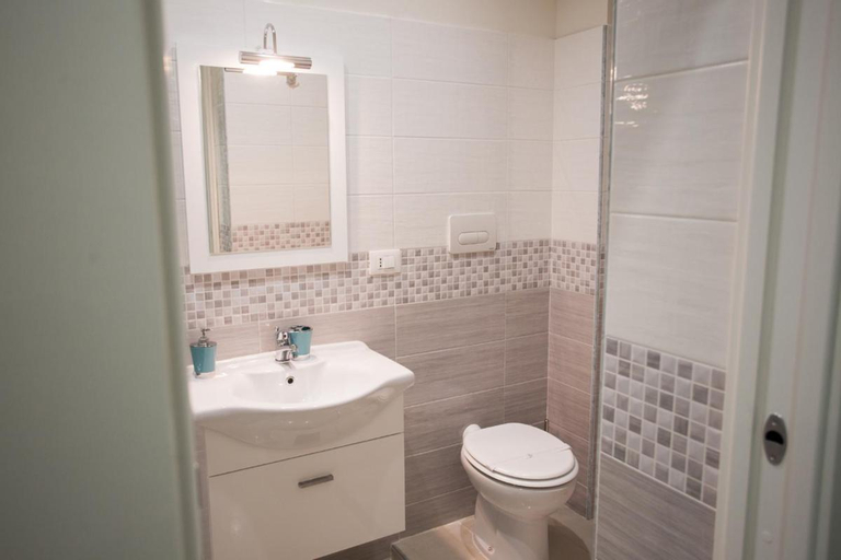Bathroom 4