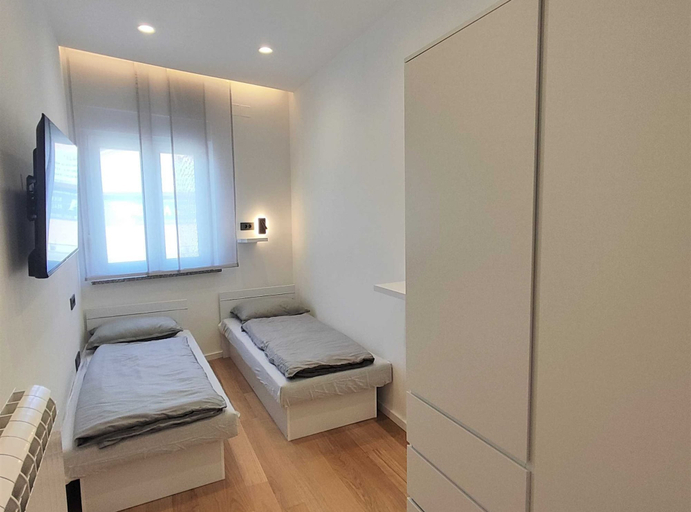 Bedroom 2, Bright and Spacious Stay With Private Parking in Crikvenica, Crikvenica